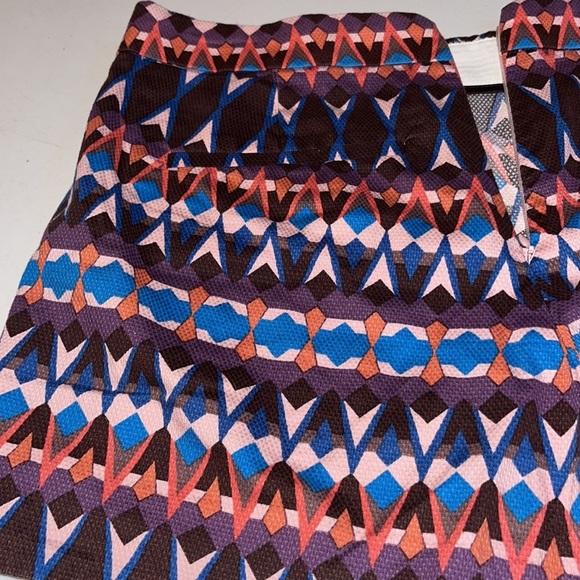 J. Crew size 6 purple & pink  Aztec print shorts with pockets and back ziip - Picture 11 of 15
